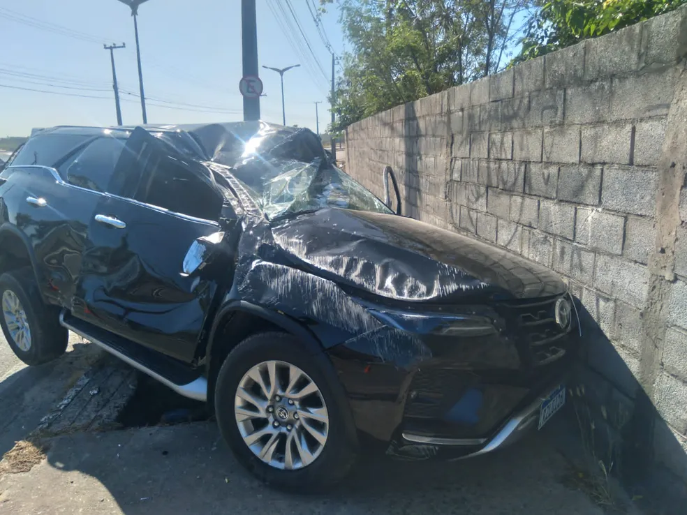 Cantor Vicente Nery sofre acidente de carro em Fortaleza. �- Foto: Reprodução