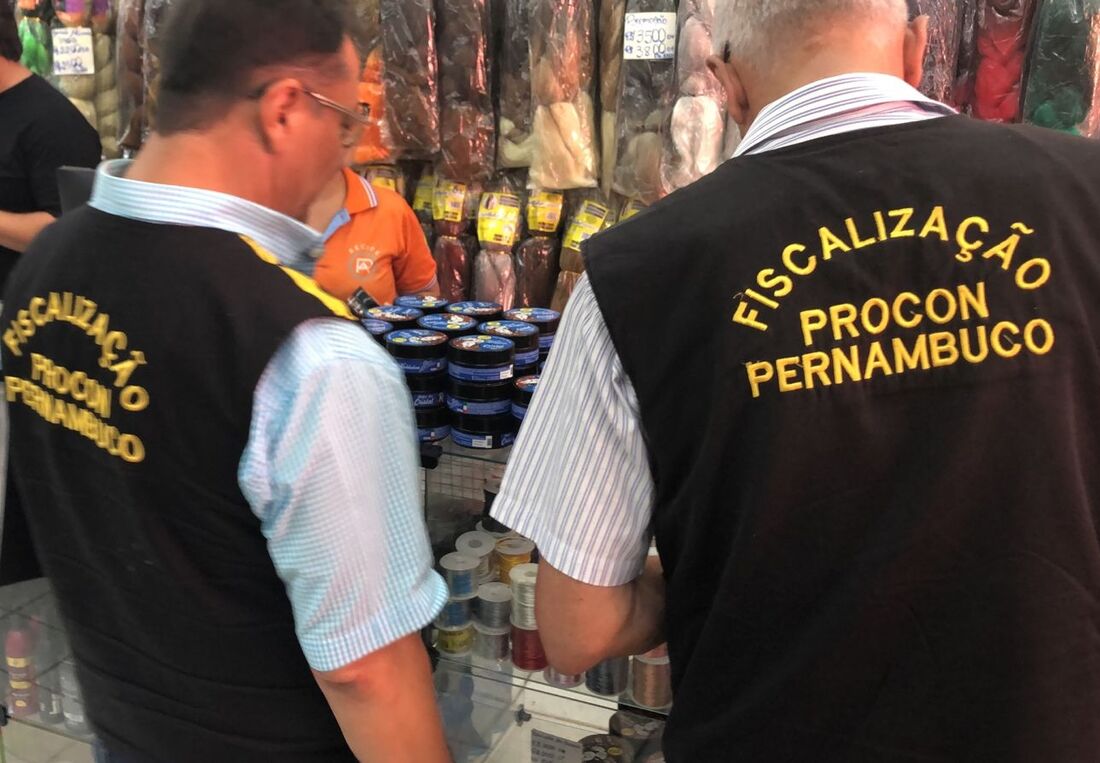 Procon Pernambuco apreende 33 pomadas modeladoras capilares proibidas - Foto: Divulgação