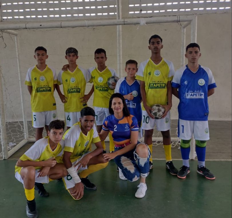 Time infantil masculino da Escola Antônio Piancó Sobrinho ganhou medalha de ouro. Foto: Diretoria de Esportes e Juventude/Divulgação