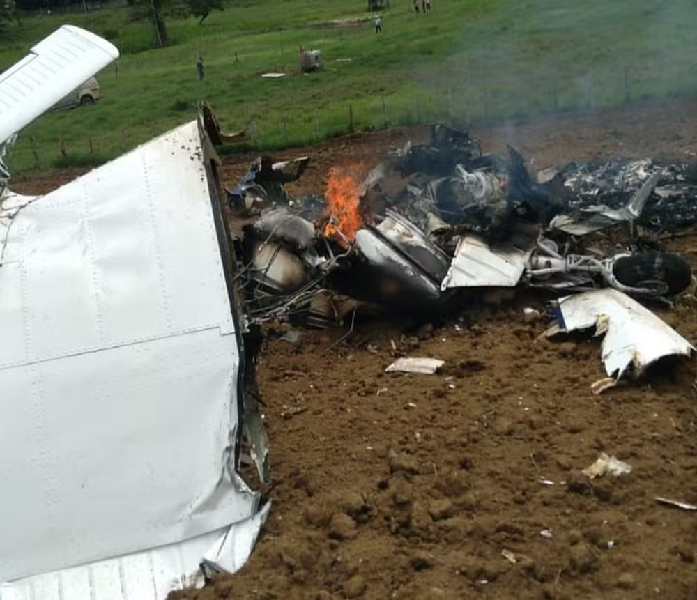 Avião cai em São Sebastião do Passé, no interior da Bahia - Foto: Reprodução/Redes Sociais