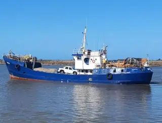 Continuam buscas por desaparecidos de navio que saiu do Recife e naufragou a caminho de Noronha