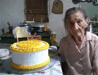 Moradora da zona rural de Itapetim completa 100 anos e ganha bolo de aniversário pela primeira vez