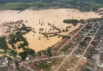 Enchentes no Sul da Bahia causam mortes e deixam milhares de desabrigados - Foto: Reprodução/Twitter