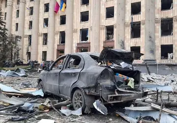 Destroços após explosões em Kharkiv - Foto: AFP