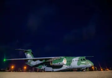 Aeronave pousou no Recife antes de seguir para a Polônia - Foto: Divulgação/Força Aérea Brasileira