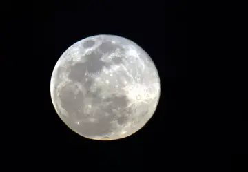 A Lua dos Cervos é a terceira Superlua do ano, será um dos principais eventos astronômicos do mês - Foto: Marcello Casal Jr./ Agência Brasil