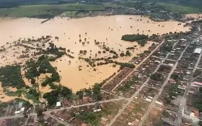 Enchentes atingem 75 mil pessoas em Minas Gerais e Bahia, segundo balanço dos estados