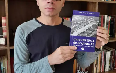 Professor e historiador Abrahão Filho lança livro sobre a história de Brejinho 