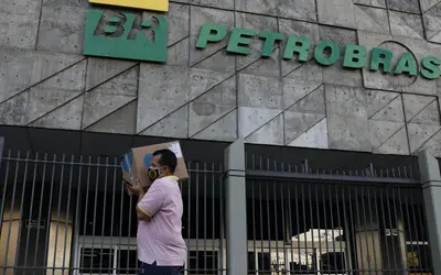 Petrobras reduz em R$ 0,44 valor do diesel e em R$ 0,40 o da gasolina